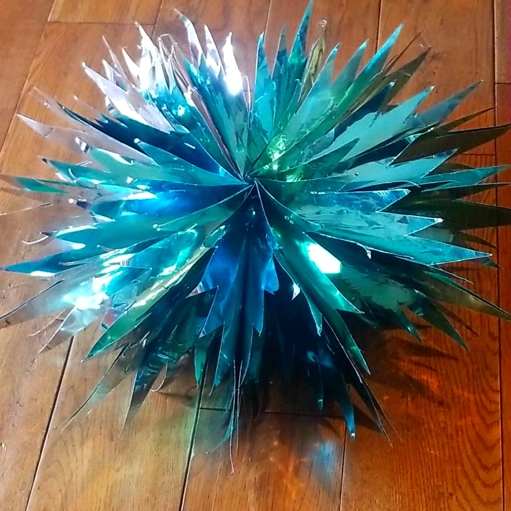 New Years  retro foil star 3 dim. approx 20"